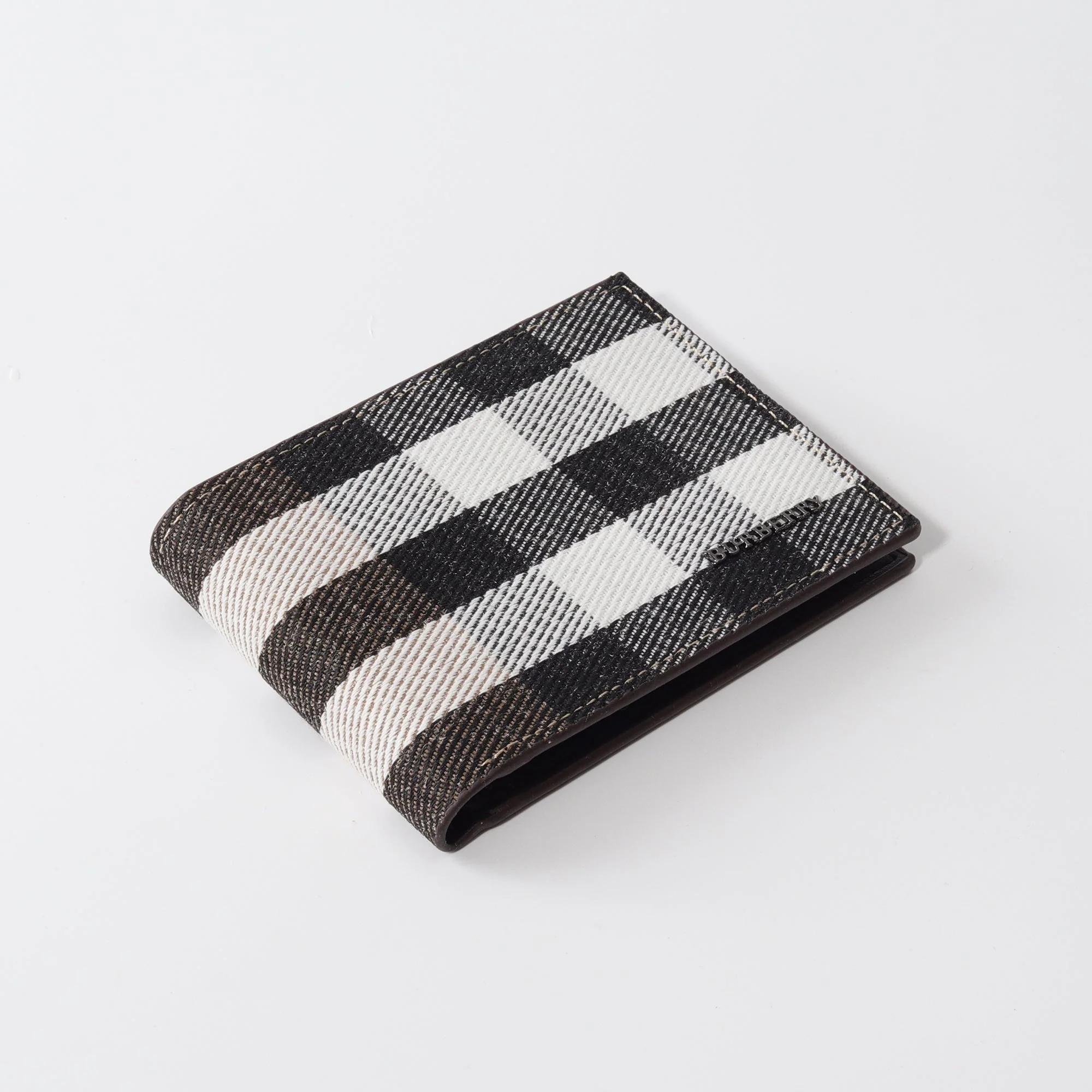 Heritage Check Wallet in Oversized Plaid - Image 2