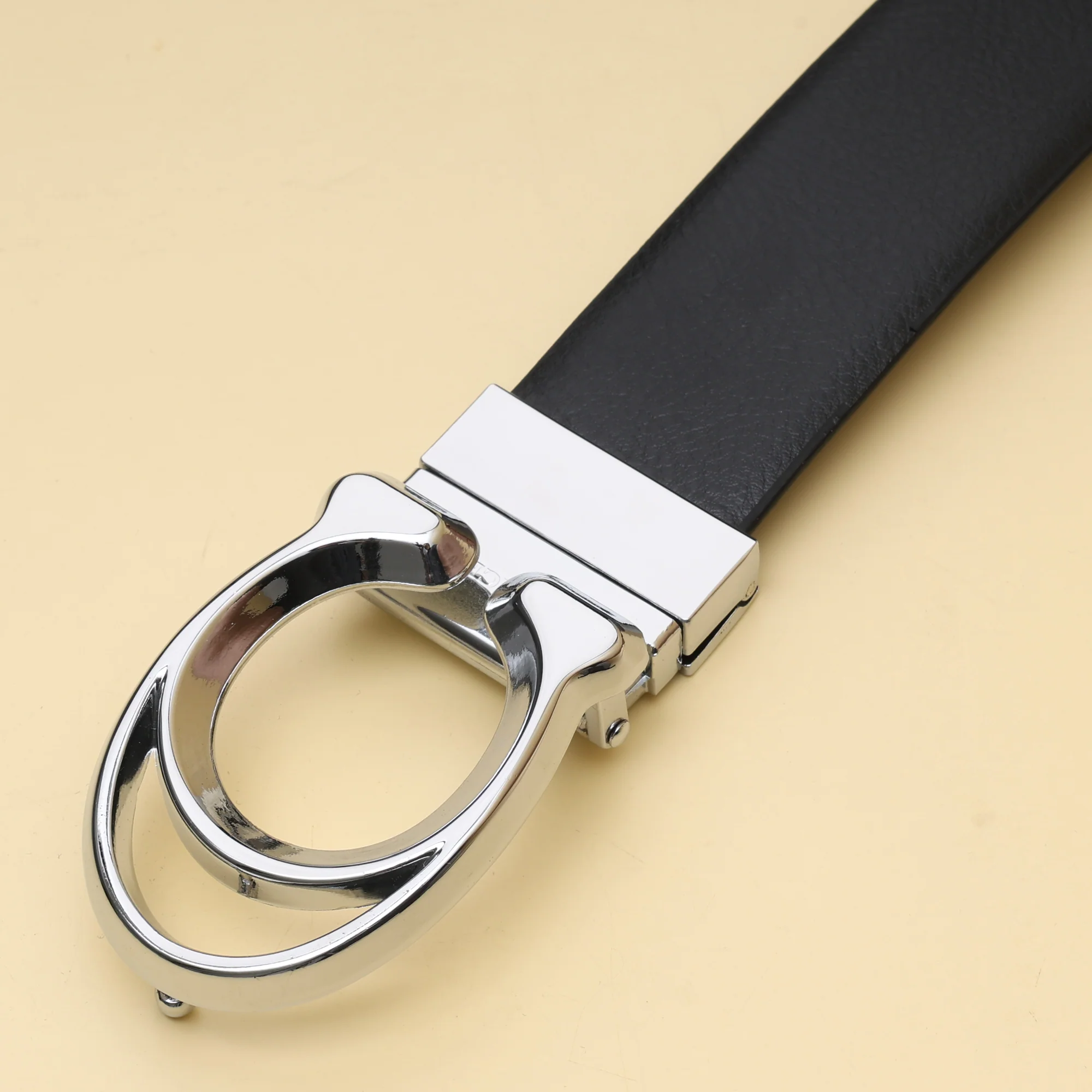 Manhattan Crest Polished Belt - Image 5